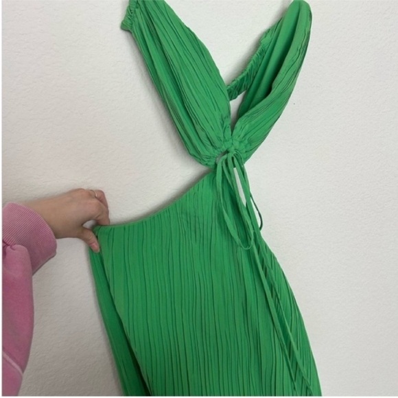 Gianni Bini Sophie Plisse Halter Midi Dress - Picture 4 of 9